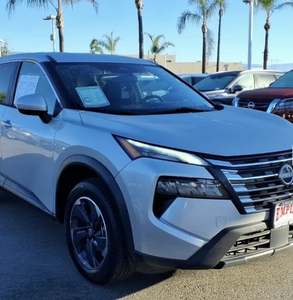 Nissan Rogue SV FWD Plus 2024 Usado en Excelentes Condiciones, Sin Accidentes, Volante a la Izquierda/Derecha - Product Image 4