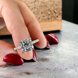 Anillo de Compromiso con Diamante Cultivado en Laboratorio, Corte Princesa, 1.5 CT, Oro Sólido de 18K, Certificado IGI, Joyería de Lujo, Precio de Fábrica al por Mayor - Product Image 1