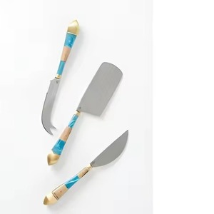 Ensemble de 3 couteaux à fromage en acier inoxydable de bonne qualité fabriqués à la main avec manche en nacre pour servir du fromage au petit déjeuner - Product Image 2