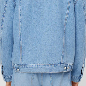 Veste en jean personnalisable 100% coton bleu clair à simple boutonnage pour l'hiver fabricant de gros OEM - Product Image 6