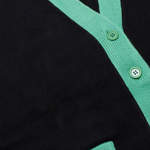 เสื้อคลุมคาร์ดิแกนไหมพรมคอวีสำหรับชมรมนักศึกษา มหาวิทยาลัย หรือวิทยาลัย  ขนาดใหญ่พิเศษ สวมใส่สบาย  แบบลำลอง  ยี่ห้อ Manufacturer  หรือที่เรียกว่า  AKA Sorority Greek Apparel สำหรับฤดูหนาว - Product Image 5