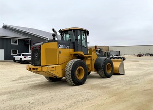 Used with Excellent Condition 2018 JD 624K <b>Wheel</b> Loader with Operating <b>Weight</b> of 34,716 Ib and Flexible Payment Terms - Product Image 3