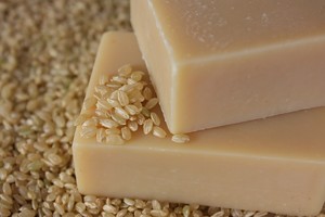 Savon artisanal en barre pour hôtel, emballage personnalisé en gros, savon de bain et de toilette Akina - Product Image 6
