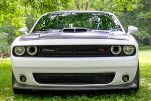 SUV de Tamaño Completo de Ultra Alto Rendimiento 2023, Motor V8 Supercargado, Mejoras Enfocadas en la Pista y Características Premium - Product Image 2