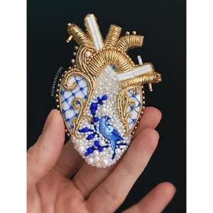 Broche de luxe ornée de perles, de cristaux et de perles, brodée à la main, épingle de mode pour vêtements et tenues de soirée, pour l'exportation - Product Image 3