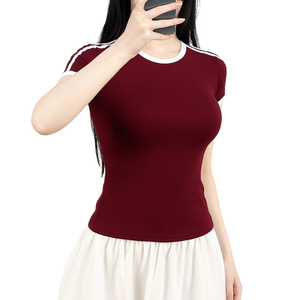 Sportwear T-shirt en coton coupe ajustée avec rayures sur les manches col rond respirant vente en gros de style sport approvisionnement du Vietnam - Product Image 2