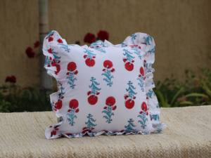 Funda de Cojín Decorativa con Estampado Floral de Diseño, Color Blanco, 18x18, para Hospital, Estilo Cottage Core - Product Image 3