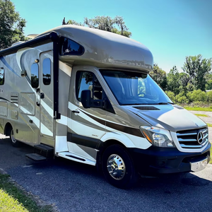 ผู้จัดจำหน่ายรถบ้านมือสอง ปี 2015 รุ่น T h o r Siesta Sprinter 24SA ประเภท Class B+ - Product Image 1
