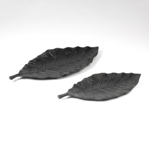 Plats de service en aluminium martelé en forme de feuille, vaisselle en métal pur pour la vente en gros - Product Image 1