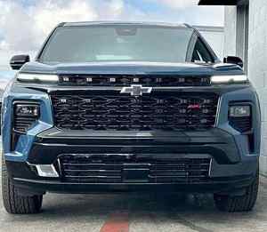 Chevrolet Traverse RS AWD 2023 propre, conduite à gauche, sièges en cuir, caméra de recul - Product Image 1