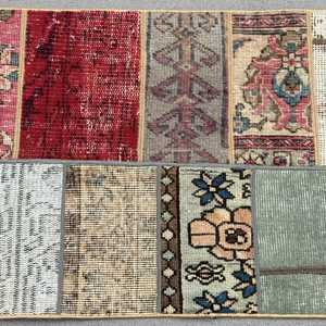 Alfombra Turca, Alfombra Pequeña de 1.7x2.9 pies, Alfombra Roja con Diseño de Patchwork - Product Image 3