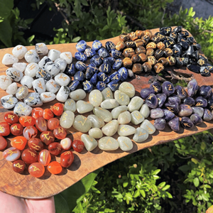 Vente en gros de runes en quartz citronné gravées en cristal pour guérir la divination Feng Shui et pierres précieuses sculptées - Product Image 3