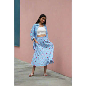 Ensemble décontracté deux pièces pour femme : jupe et chemise bleu cœur ample pour l'été et le bureau - Product Image 4