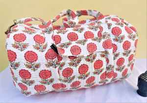 Venta al por mayor de bolsas de hombro de lona de algodón puro con parche acolchado y estampado a mano diseño floral yoga playa bolsas de compras - Product Image 4