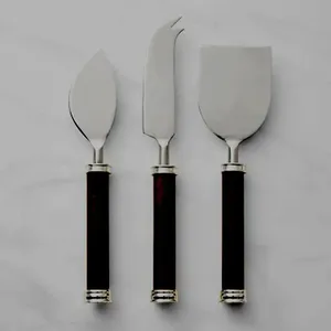Ensemble de couteaux à fromage et à beurre élégants en acier inoxydable doré avec poignées rondes en bois Couverts parfaits pour la maison et la cuisine - Product Image 4