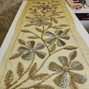Exquisita tela con cuentas en 3D para vestidos de diseñador - Product Image 1