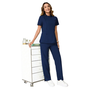 Ensemble tunique et pantalon YUHONG, coupe ajustée, taille réglable, tissu doux à séchage rapide, tenue médicale unisexe pour le personnel de clinique - Product Image 3