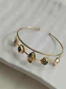 Brazalete multipiedra de latón chapado en oro hecho a mano, personalizable, producto a granel de moda respetuoso con la piel - Product Image 3