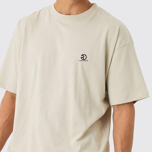 Ensemble T-shirt et short d'été en coton 2025 Ensemble deux pièces short et chemise pour hommes Ensemble pour hommes avec logo personnalisé Ensemble short pour hommes - Product Image 3