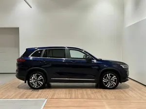 SkiweI ET-5 2023, 72 kWh, Neumáticos R18, Asientos de Cuero, Batería de Litio, 6 Plazas, Techo Panorámico, Techo de Aleación de Aluminio, Tracción en las Cuatro Ruedas, Doble - Product Image 2