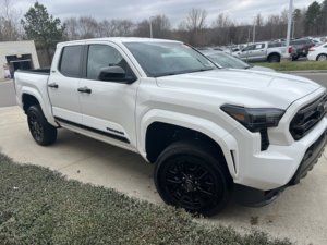 Toyota Tacoma SR5 d'occasion propre 2024 - Product Image 3