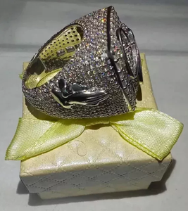 Anillo de moissanita auténtica de corte 3Ct exquisito chapado en oro blanco de 14 quilates, anillo de hombre de calidad Premium con letras personalizables - Product Image 4