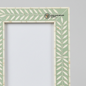 Cadre photo décoratif incrusté d'os vert de luxe, fabriqué à la main, design moderne à rayures en mosaïque pour des intérieurs élégants - Product Image 5