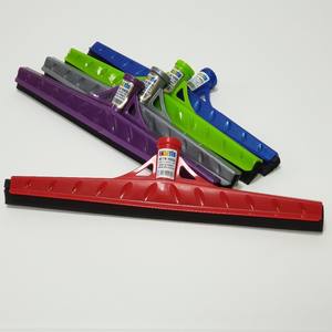 Escobilla de Goma para Pisos de Plástico Resistente de 40 cm con Cuchilla de Goma para Limpieza de Baños y Cocinas - Product Image 6