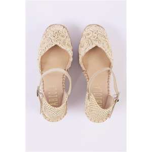 Alpargata cerrada con tacón de cuña alto - Product Image 4