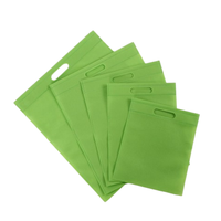 Sacs fourre-tout personnalisables en non-tissé éco-responsables à découpe en D, recyclables, modèle CENPLAS CT-B004, fabriqués au Vietnam pour l'impression