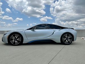 USADO LHD/RHD 2015 B M W I8 COUPE - Product Image 2