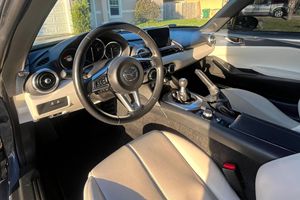 Mazda MX-5 Miata RF Grand Touring 2021 Usado en Excelentes Condiciones - Product Image 6