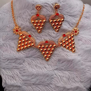 24K Plaqué Or Vintage Dubai Mode Bijoux Ensemble Boucles D'oreilles Bracelets Peignes Broches Allemagne Bulgarie Cuivre Matériel Élégant - Product Image 1