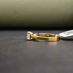 Anillo de Compromiso de Oro Sólido de 18 Quilates con Moissanita de Corte Cojín, Certificado por IGI, Moderno y Exclusivo, Ideal para Regalo - Product Image 3