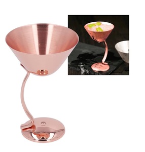 Copa de Vino de Cobre Hecha a Mano de la Marca TQC, Diseño Atractivo y Moderno, 300 ml, de Lujo para Restaurante, Bar y Hotel - Product Image 1