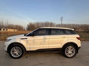 SUV tout-terrain économique, conduite à gauche, boîte automatique, sièges en tissu, intérieur sombre, caméra de recul - Product Image 2
