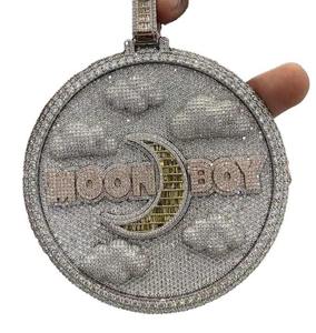 Colgante de Moissanita Baguette Personalizado con Incrustaciones de Diamantes, Joyería Hip Hop, Colgante Único con Diamantes Chapados para Hombres y Mujeres - Product Image 1