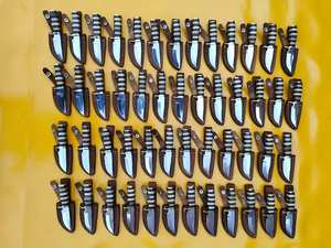 Couteau de chasse personnalisé forgé à la main en acier Damas, acier à haute teneur en carbone, épée d'extérieur, manche avec fourreau en cuir, OEM pris en charge, haute durabilité - Product Image 6