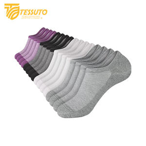 Fabricant de chaussettes unisexes en coton jacquard de haute qualité pour hommes, respirantes, à la mode, avec logo personnalisé, noir et blanc - Product Image 4