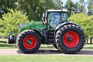รถแทรกเตอร์มือสอง Fendt 1050 Vario Mini 90 แรงม้า ขับเคลื่อน 4 ล้อ เกียร์ธรรมดา เครื่องยนต์ดีเซล สำหรับงานเกษตร รับประกัน 1 ปี จากออสเตรีย ขายส่ง - Product Image 5
