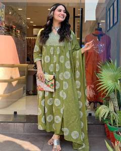 Pantalon Kurti traditionnel exclusif en rayonne avec catalogue complet de la collection Dupatta disponible au tarif de gros pour les tenues de fête d'été - Product Image 4