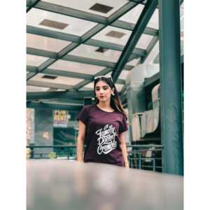 Camisetas de manga corta en relieve-La familia no se derrumba - Product Image 3