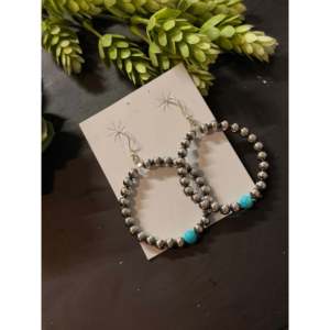 Pendientes Colgantes Navajo de Turquesa Kingman y Plata de Ley con Perlas Hechas a Máquina, Diseño Elegante - Product Image 3