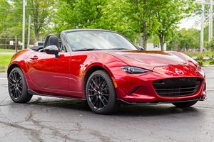 Mazda MX-5 Miata Club 2020 Usado en Excelentes Condiciones - Product Image 2