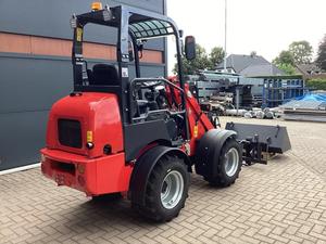 Envío Gratis W25 Miniexcavadora 25HP V1505 Euro 5 Diésel, Capacidad de Elevación de 1.25 Toneladas, Hidráulica y Acoplador Rápido Hidráulico Euro - Product Image 3