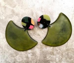 <b>Fashion</b> Abstract <b>Earrings</b> Wood & Resin Pattern <b>Drop</b> Hoops Black Green <b>Earrings</b> For Girls Supplier Bulk At Best Price - Product Image 2
