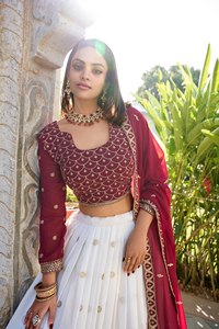 Hermoso Lehenga Choli de Georgette con Lentejuelas y Bordado de Hilo para Bodas y Fiestas - Product Image 5