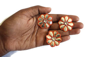 2025 haute qualité cristal strass fleur Applique robe de mariée patchs verre Strass sacs à coudre décoration pour vêtements - Product Image 3