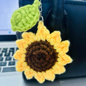 Pendentif fleur tissé à la main exquis pendentif fleur au crochet porte-clés créatif fait à la main fabriqué au Viet Nam - Product Image 3