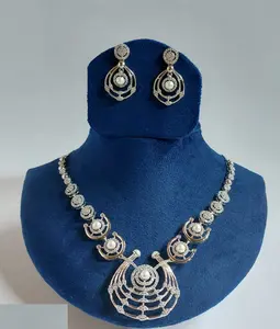 Set kalung berlian Amerika desainer eksklusif terbaru dengan sepasang anting koleksi pengantin untuk wanita dan anak perempuan 2024